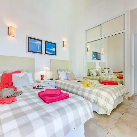 Aloe Con Piscina Climatizada, Playa Fanabe, * Costa Adeje (Tenerife)