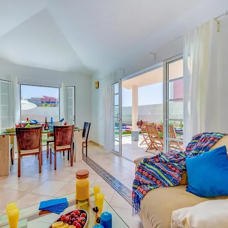 Aloe Con Piscina Climatizada, Playa Fanabe, * Costa Adeje (Tenerife)