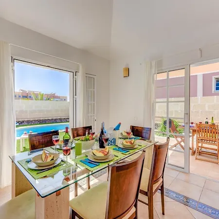 Aloe Con Piscina Climatizada, Playa Fanabe, Costa Adeje (Tenerife)